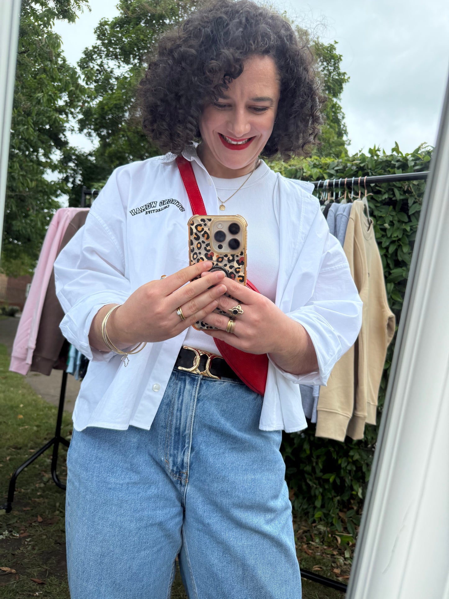 The 90s Mum Boxy Shirt - white and black