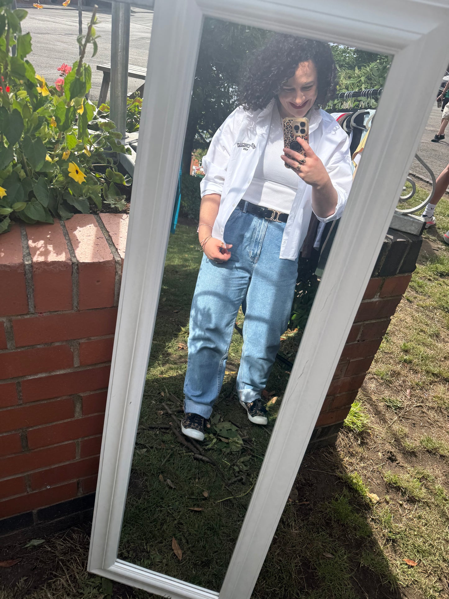 The 90s Mum Boxy Shirt - white and black