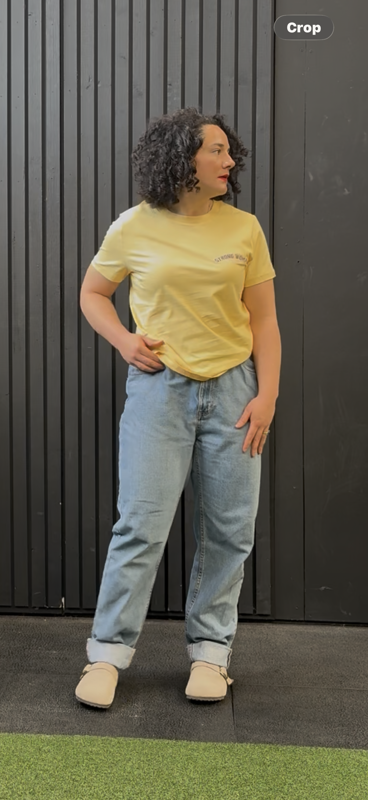 Assorted colours to choose -Women fit embroidery tee